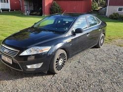 Svart Begagnad 2007 Ford Mondeo Ghia Halvkombi | 49 000 kr