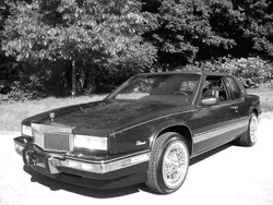 Mörkbrun Begagnad 1990 Cadillac Seville Sedan | 110 000 kr