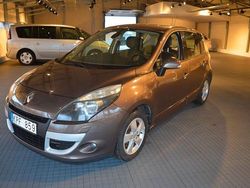 Brun Begagnad 2010 Renault Scénic III Minibuss | 44 900 kr