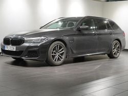 Grå Begagnad 2024 BMW 530e M Sport Kombi | 459 000 kr (Marknadspris)