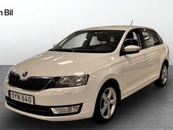 Vit (candy white) Begagnad 2015 Skoda Rapid Halvkombi | 109 900 kr (Dyr)
