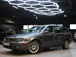 Grå Begagnad 2004 Volvo V40 Standard Kombi | 59 900 kr