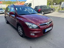 Mörkröd Begagnad 2010 Hyundai i30 Kombi | 29 900 kr (Marknadspris)