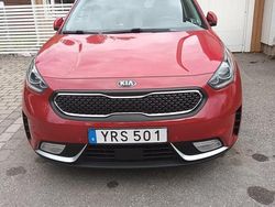 Röd Begagnad 2018 Kia Niro Advance SUV | 179 000 kr (Marknadspris)