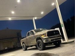 Grå Begagnad 2010 RAM 1500 Pickup | 240 000 kr (Marknadspris)