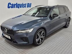 Mörkblå (denimblå metallic) Begagnad 2022 Volvo V60 R-Design Kombi | 369 000 kr (Marknadspris)