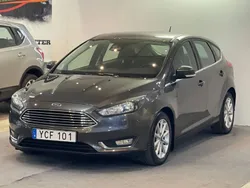 Grå Begagnad 2016 Ford Focus Titanium Halvkombi | 124 900 kr (Marknadspris)