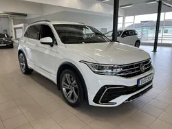Vit Begagnad 2022 VW Tiguan R-line SUV | 349 900 kr (Marknadspris)