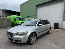 Ljusgrå Begagnad 2004 Volvo V50 Kinetic Kombi | 29 900 kr (Lite dyr)