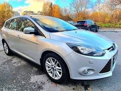 Grå Begagnad 2014 Ford Focus Titanium Kombi | 43 000 kr (Bra pris)