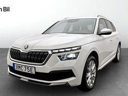 Vit Begagnad 2023 Skoda Kamiq Style SUV | 259 900 kr (Marknadspris)