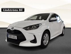 Vit Begagnad 2022 Toyota Yaris Hybrid Active Halvkombi | 199 900 kr (Bra pris)