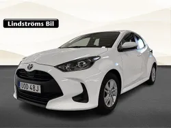 Vit Begagnad 2022 Toyota Yaris Hybrid Active Halvkombi | 199 900 kr (Bra pris)