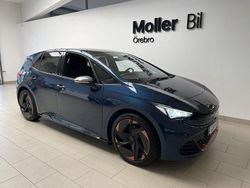 Ljusgrå (vapor grey) Begagnad 2022 Cupra Born Halvkombi | 239 900 kr (Marknadspris)