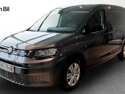 Grå (indiumgrå metallic) Ny 2025 VW Caddy Maxi Minibuss | 442 125 kr (Marknadspris)