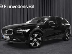 Svart Begagnad 2022 Volvo V60 CC Kombi | 309 000 kr (Bra pris)