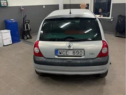Grå Begagnad 2004 Renault Clio II Expression Halvkombi | 16 000 kr (Bra pris)