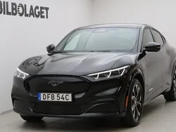 Svart Begagnad 2022 Ford Mustang Mach-E Standard Range SUV | 329 500 kr (Superpris)