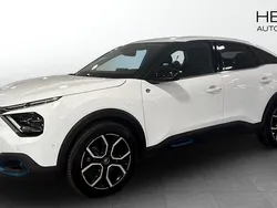 Vit (white) Begagnad 2022 Citroën e-C4 Shine Halvkombi | 219 900 kr (Marknadspris)