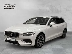 Vit Begagnad 2024 Volvo V60 Core Kombi | 469 000 kr (Lite dyr)