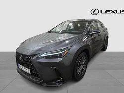 Grå Begagnad 2022 Lexus NX350h Business Edition SUV | 479 900 kr (Marknadspris)