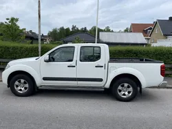Vit Begagnad 2010 Nissan Navara Pickup | 85 000 kr (Bra pris)