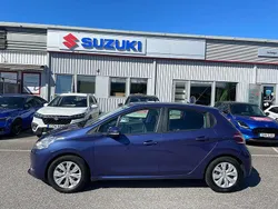 Mörkblå (blå) Begagnad 2013 Peugeot 208 Halvkombi | 64 900 kr (Marknadspris)
