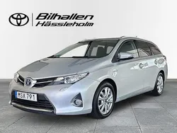 Silver Begagnad 2015 Toyota Auris Touring Sports Kombi | 118 900 kr (Marknadspris)