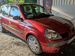 Röd Begagnad 2006 Renault Clio R.S. Authentique Halvkombi | 24 000 kr (Marknadspris)