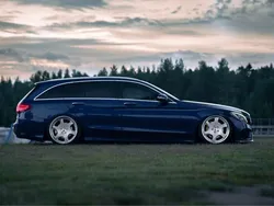 Blå Begagnad 2016 Mercedes C220 AMG line Kombi | 185 000 kr (Dyr)