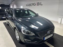 Grå Begagnad 2016 Volvo V60 Momentum Kombi | 179 900 kr (Marknadspris)