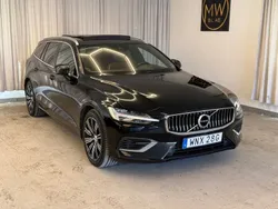 Svart Begagnad 2019 Volvo V60 Inscription Kombi | 259 900 kr (Marknadspris)