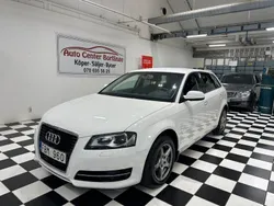 Vit Begagnad 2012 Audi A3 Sportback Attraction Halvkombi | 69 000 kr (Marknadspris)