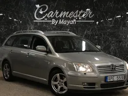 Ljusgrön (grön) Begagnad 2006 Toyota Avensis Kombi | 49 990 kr (Dyr)
