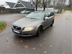 Grå Begagnad 2009 Volvo V70 Momentum Kombi | 40 000 kr (Superpris)