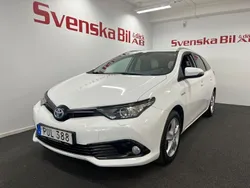 Vit Begagnad 2018 Toyota Auris Touring Sports Edition Kombi | 164 000 kr (Marknadspris)