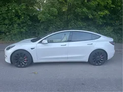 Vit Begagnad 2021 Tesla Model 3 Performance Sedan | 254 900 kr (Bra pris)