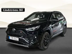 Svart Begagnad 2025 Toyota RAV4 Hybrid Sport SUV | 509 000 kr (Bra pris)