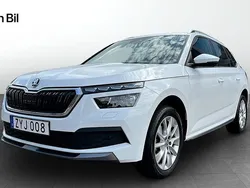 Vit Begagnad 2022 Skoda Kamiq Adventure SUV | 229 900 kr (Marknadspris)