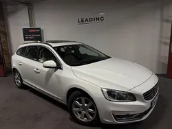Vit Begagnad 2014 Volvo V60 Momentum Kombi | 119 900 kr (Marknadspris)