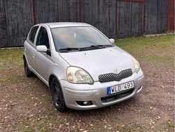 Silver Begagnad 2004 Toyota Yaris Halvkombi | 18 900 kr (Marknadspris)