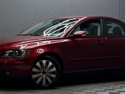 Röd Begagnad 2005 Volvo S40 Sedan | 59 900 kr (Marknadspris)