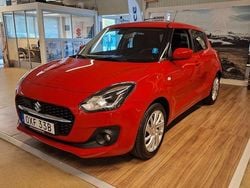 Röd Begagnad 2023 Suzuki Swift Halvkombi | 184 900 kr (Marknadspris)