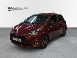 Röd Begagnad 2018 Toyota Yaris Hybrid Edition Halvkombi | 164 900 kr (Marknadspris)