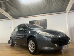 Mörkgrå Begagnad 2006 Peugeot 307 S Halvkombi | 49 900 kr (Dyr)