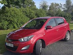 Röd Begagnad 2015 Hyundai i20 Select Halvkombi | 69 000 kr (Lite dyr)