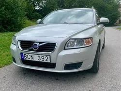 Vit Begagnad 2011 Volvo V50 Momentum Kombi | 46 000 kr (Marknadspris)