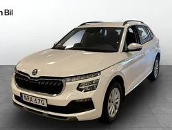 Vit Begagnad 2024 Skoda Kamiq Selection SUV | 269 900 kr (Marknadspris)