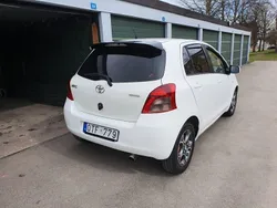Vit Begagnad 2008 Toyota Yaris Halvkombi | 43 500 kr (Marknadspris)