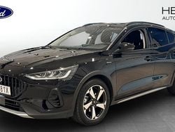 Svart Begagnad 2023 Ford Focus Active Halvkombi | 199 000 kr (Bra pris)